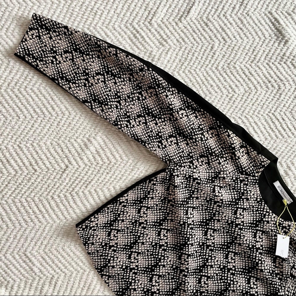 BCBGeneration Black & White Printed Long Sleeve Popover Top